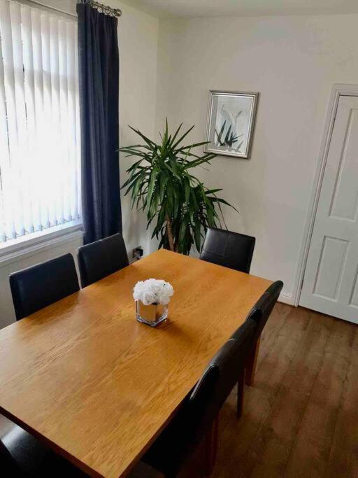 Coniston House Lancaster 3 Bedrooms Parking And Garden Eksteriør billede